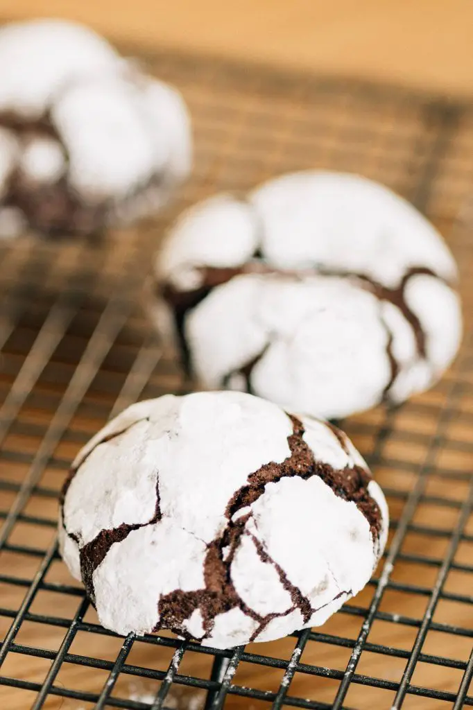 Chocolate Crinkle Cookies | Movers and Bakers