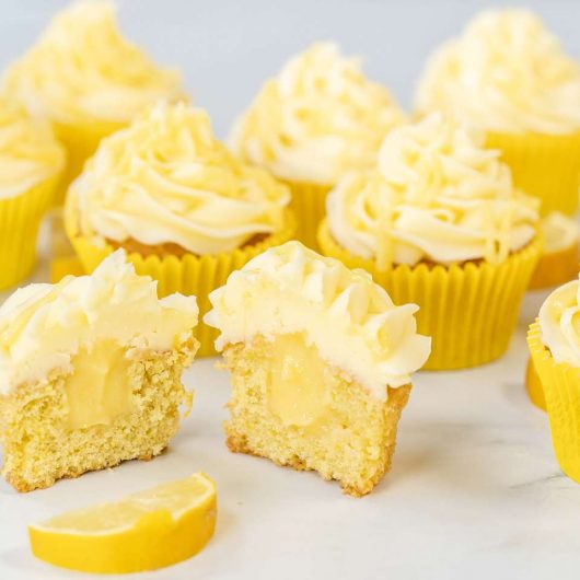 Lemon Cupcakes with Lemon Curd filling