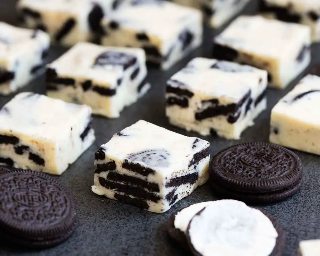 My delicious Oreo fudge recipe uses just three ingredients, takes minutes to put together, and is a firm favourite with all who try it. Recipe by movers and bakers