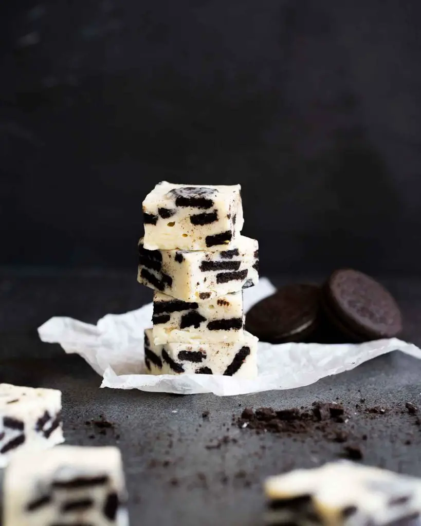 My delicious Oreo fudge recipe uses just three ingredients, takes minutes to put together, and is a firm favourite with all who try it. Recipe by movers and bakers