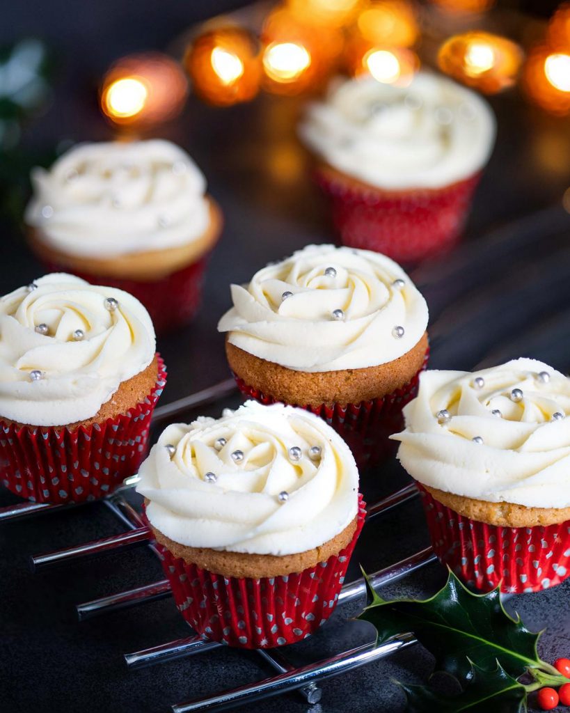 Mince pie cupcakes. Moist vanilla cupcakes, filled generously with boozy homemade mincemeat and topped with a stunning brandy buttercream. Recipe by movers and bakers