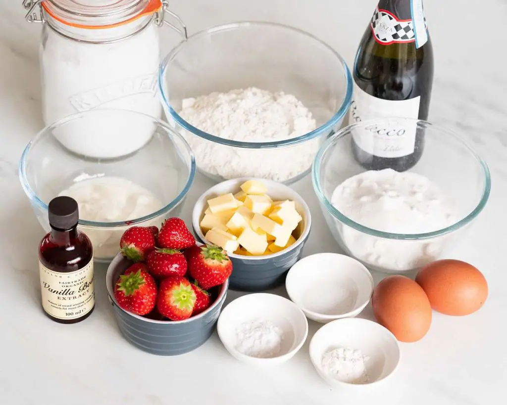 prosecco and strawberry cupcakes ingredients