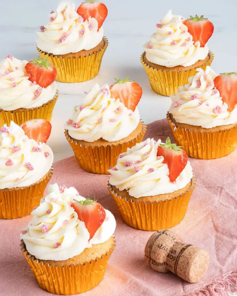 prosecco strawberry cupcakes