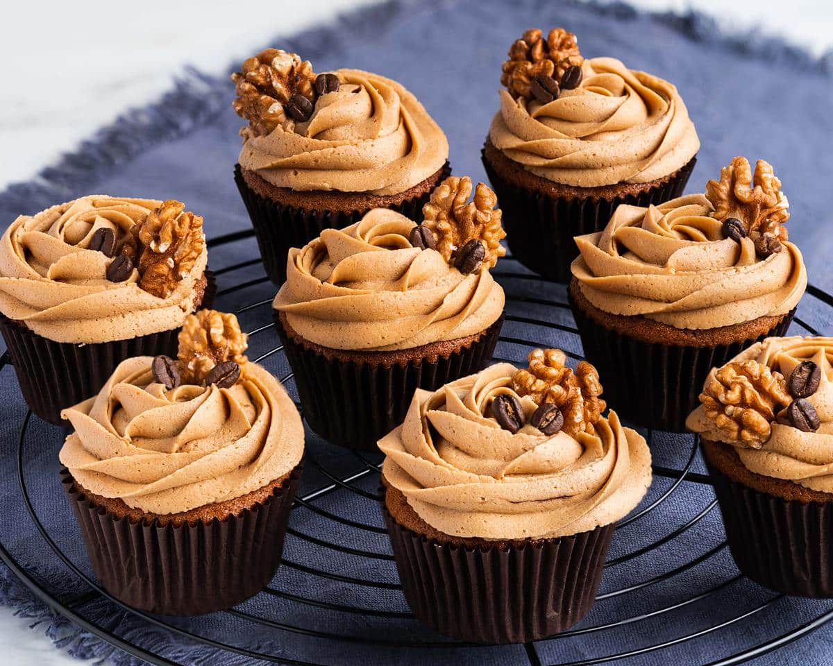 These cupcakes make for an excellent addition to a tea time spread or a bake sale!