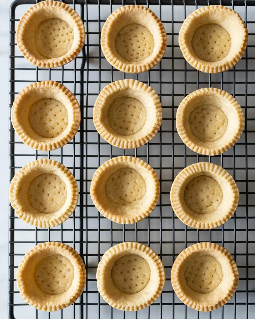 Sweet shortcrust pastry recipe. Detailed step-by-step instructions to make beautiful sweet shortcrust pastry at home. Recipe by movers and bakers