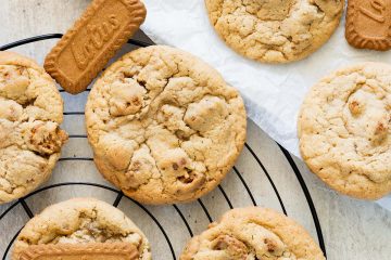 Biscoff butter cookies. Soft, chewy cookies packed with smooth Biscoff spread and broken Biscoff biscuit chunks, these Biscoff cookies are sure to satisfy any cookie butter fans! Recipe by movers and bakers