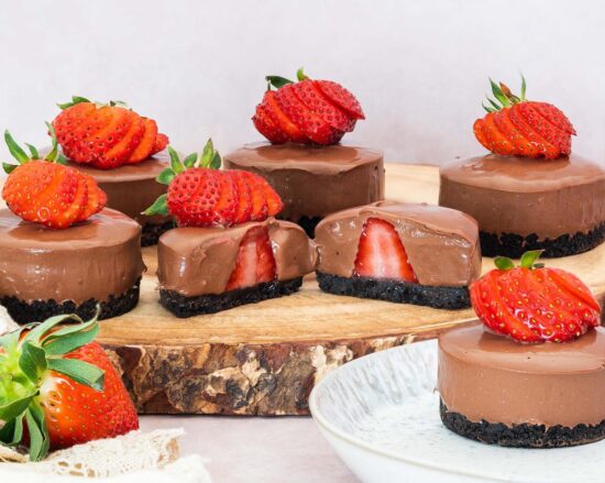 Chocolate strawberry cheesecake. A silky smooth chocolate cheesecake conceals a hidden surprise strawberry middle in these delightful mini no bake cheesecakes! Recipe by movers and bakers