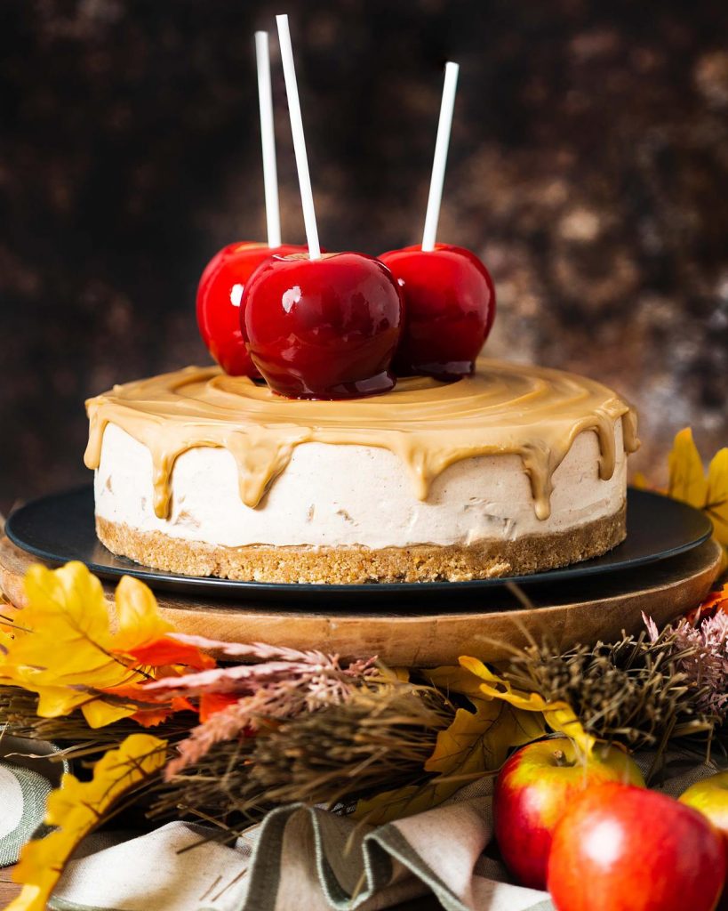 Toffee apple cheesecake. Apple, cinnamon and toffee flavours come together in this irresistible dessert mash up for a decadent and ultra special autumnal dessert! Recipe by movers and bakers