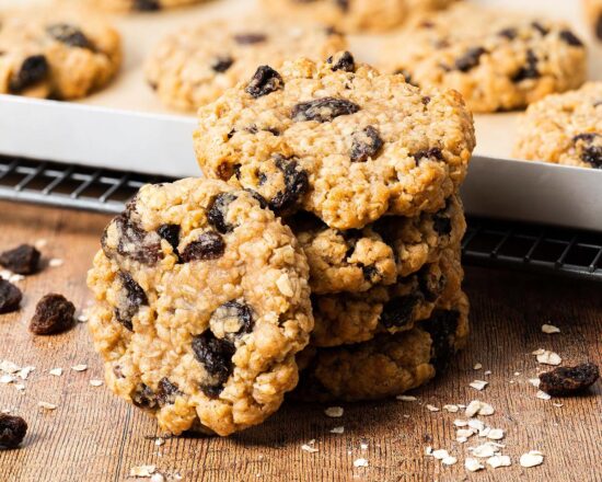 My oatmeal raisin cookies are deliciously chewy with crunchy edges, plenty of raisins and chewy oats and a light cinnamon flavour to bring everything together. Perfect on its own, warm or cold, or dunked in a glass of milk! Yum! Recipe by movers and bakers