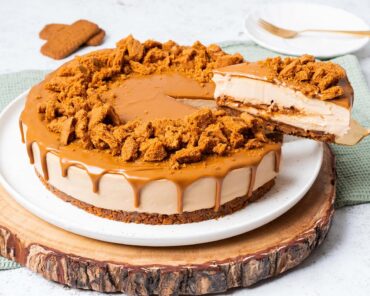 This Biscoff cheesecake is a creamy and dreamy no bake dessert, perfect for entertaining and packed with delicious cookie butter flavour from bottom to top. Recipe by movers and bakers