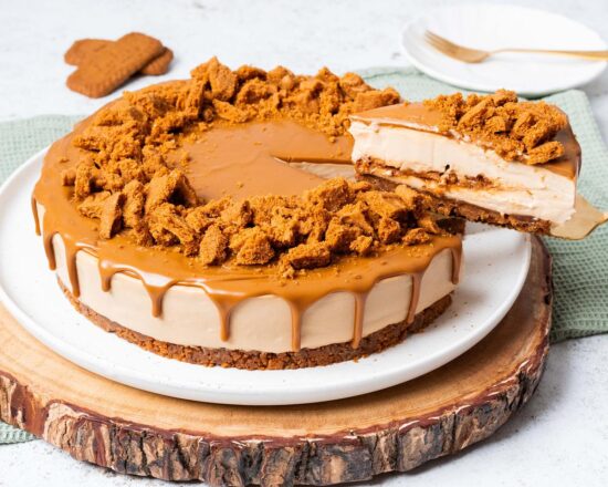 This Biscoff cheesecake is a creamy and dreamy no bake dessert, perfect for entertaining and packed with delicious cookie butter flavour from bottom to top. Recipe by movers and bakers
