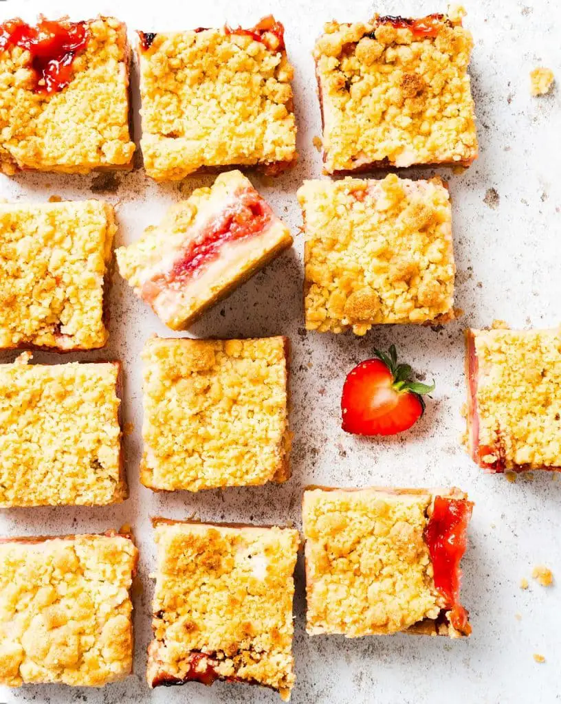 strawberry rhubarb crumble