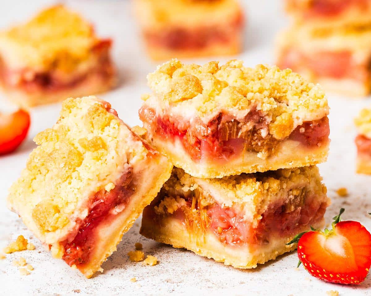 strawberry rhubarb crumble