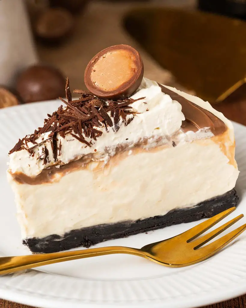 My Baileys cheesecake is the ultimate dinner party dessert! It is smooth and creamy, with plenty of delicious Baileys throughout. The perfect end to a fabulous meal! Recipe by movers and bakers