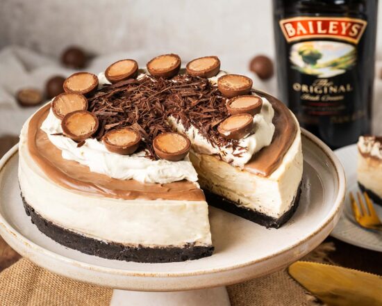 My Baileys cheesecake is the ultimate dinner party dessert! It is smooth and creamy, with plenty of delicious Baileys throughout. The perfect end to a fabulous meal! Recipe by movers and bakers