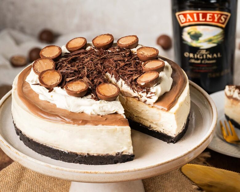 My Baileys cheesecake is the ultimate dinner party dessert! It is smooth and creamy, with plenty of delicious Baileys throughout. The perfect end to a fabulous meal! Recipe by movers and bakers
