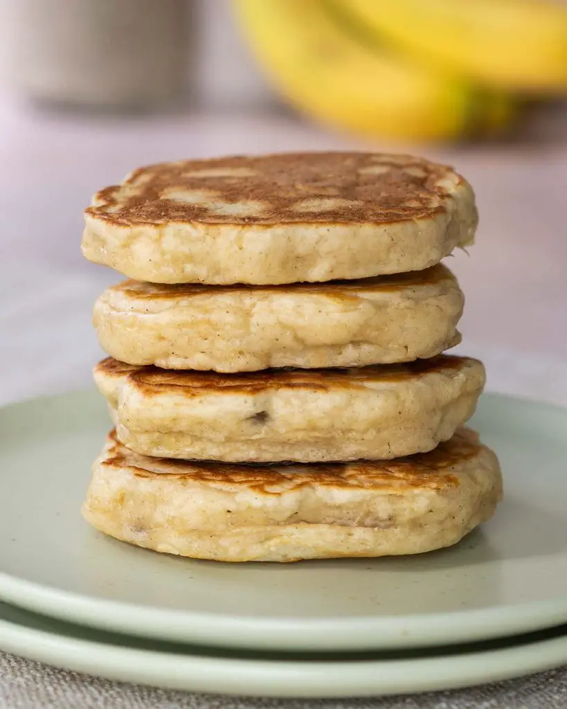 Once cooked, make yourself a fabulous pancake stack, top with extra bananas and drizzle with your topping of choice and enjoy! Recipe by movers and bakers