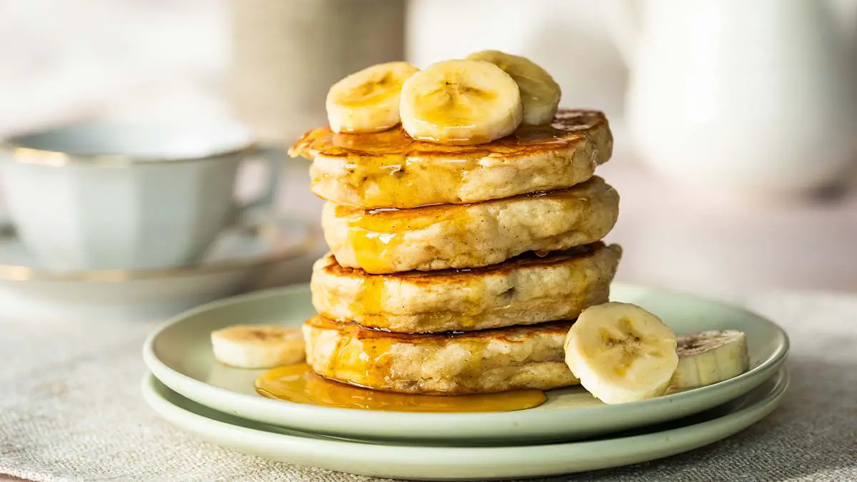 Easy Fluffy Banana Pancakes Recipe