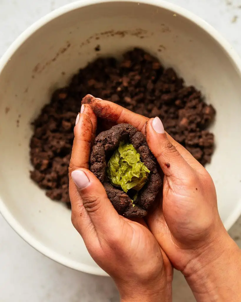 Before placing the frozen pistachio cream in the middle and wrapping in the dough...