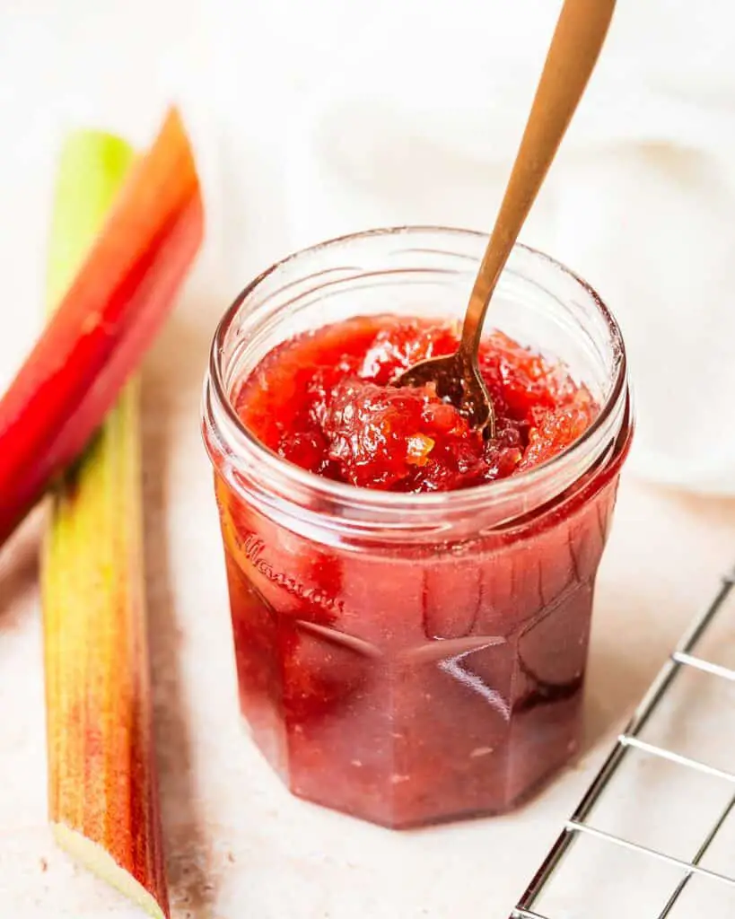 Rhubarb and gin jam. Tangy and sweet with a delicate aromatic flavour from the gin, this beauty is so good on toast, stirred into rice pudding or used in a cake! Recipe by movers and bakers