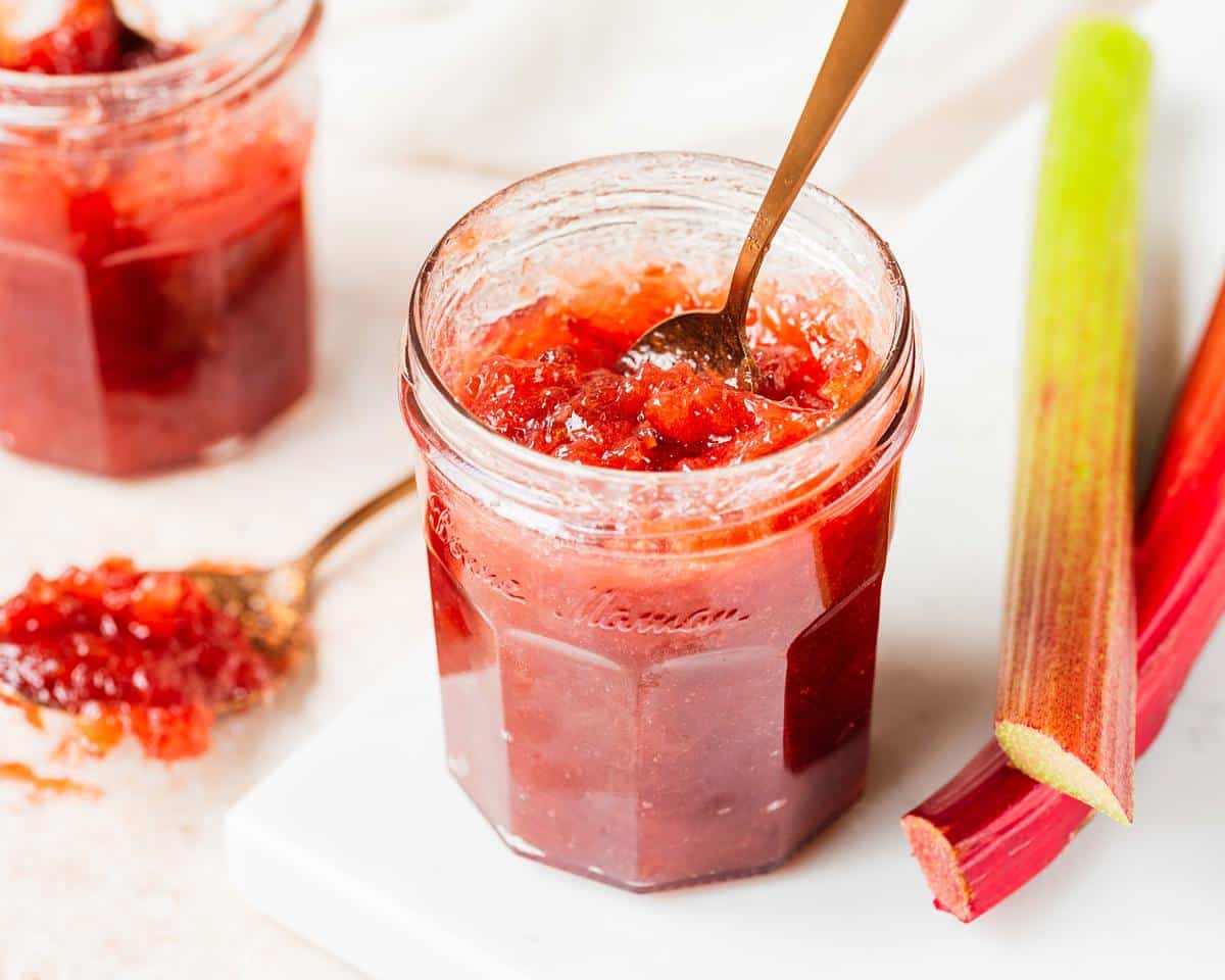 Rhubarb and gin jam. Tangy and sweet with a delicate aromatic flavour from the gin, this beauty is so good on toast, stirred into rice pudding or used in a cake! Recipe by movers and bakers