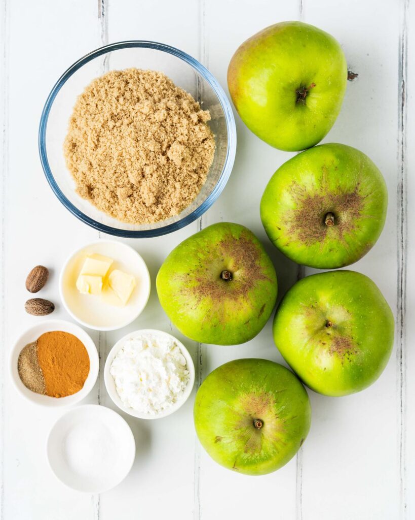 Ingredients required: apples, brown sugar, spices, salt, cornflour (cornstarch) and unsalted butter. Recipe by movers and bakers