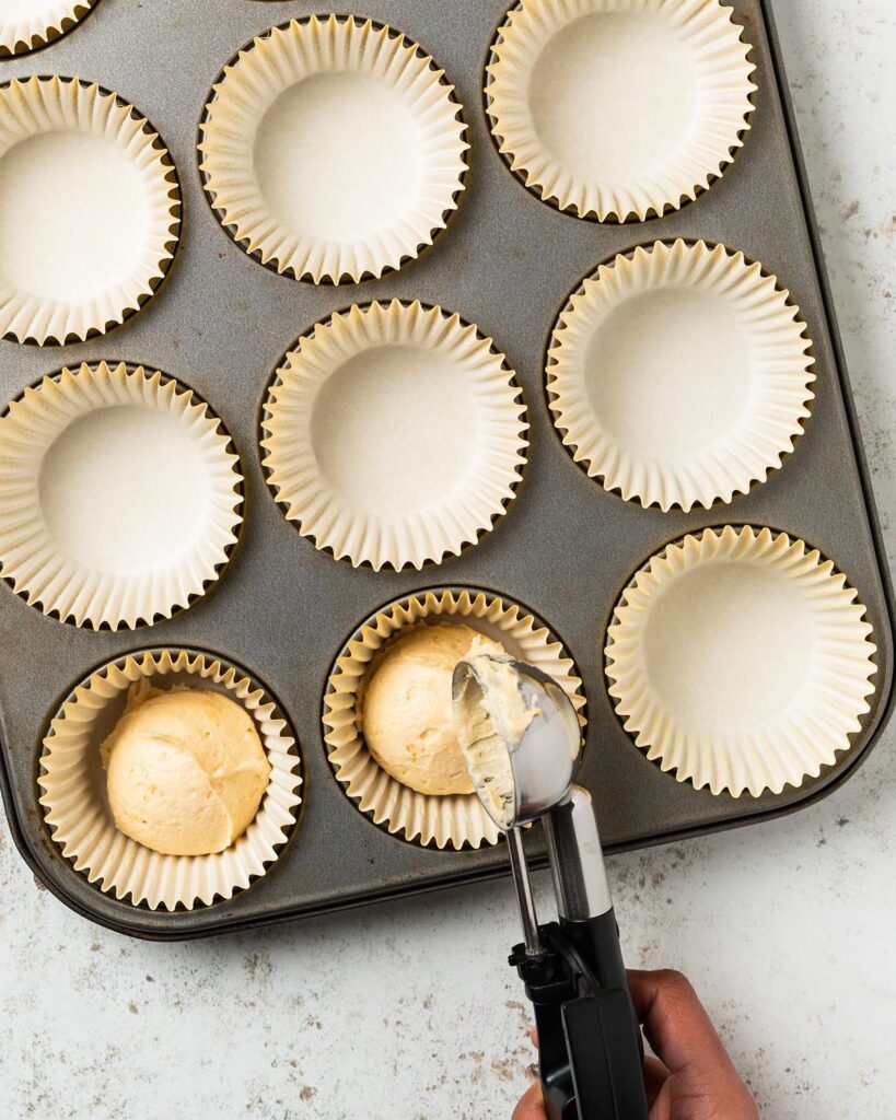 Is then ready to be divided between the cases before baking. Recipe by movers and bakers