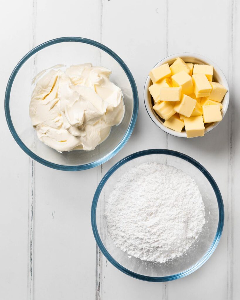 Recipe for the frosting: unsalted butter, icing (powdered) sugar and cream cheese. Recipe by movers and bakers