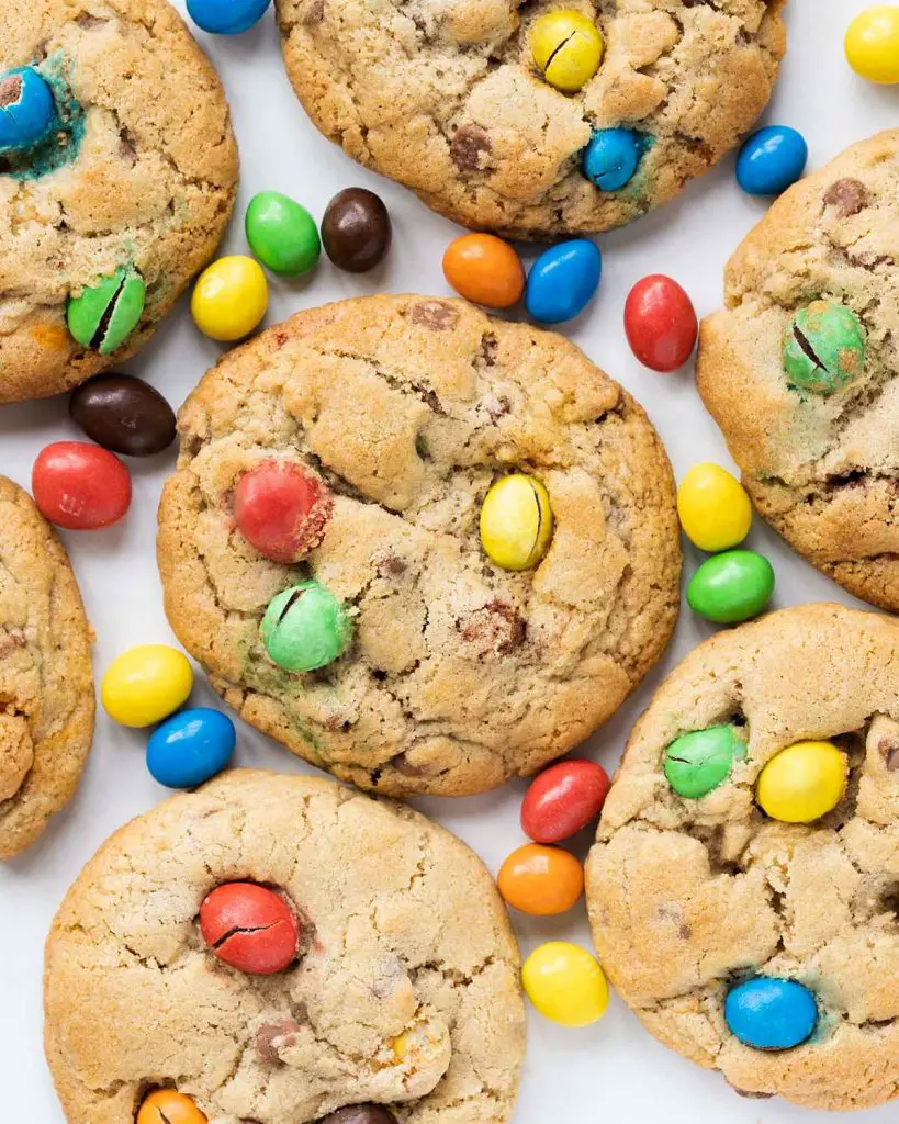 Crispy Chocolate Chip Cookies with M&M's - Style Sweet