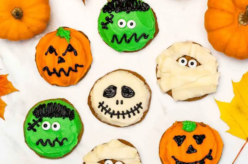 Halloween Pumpkin Spice Cookies With Cream Cheese Frosting