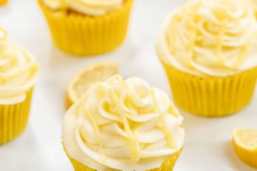 Lemon curd cupcakes. Cram packed with beautiful lemon flavour and curd at every opportunity, these cupcakes are truly a lemon lover's delight! Recipe by movers and bakers