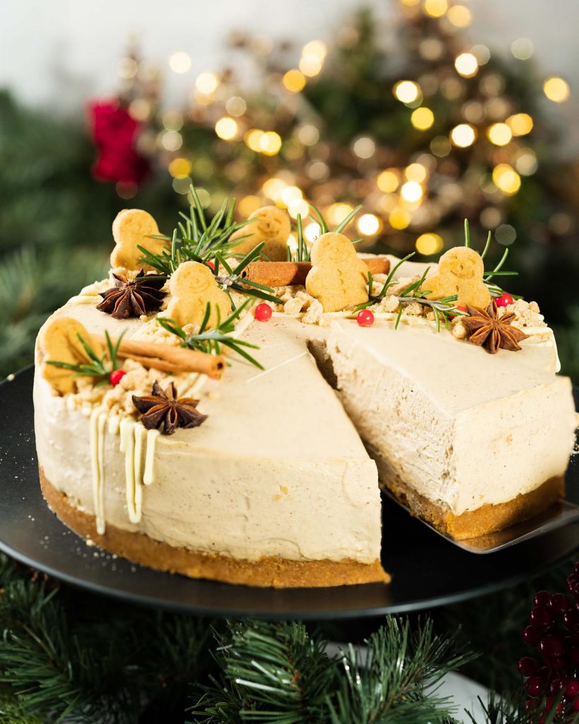 Gingerbread cheesecake. A no bake Christmas cheesecake with a ginger biscuit base and warmly spiced gingerbread cheesecake filling. This no bake cheesecake will have everyone coming back for seconds! Recipe by movers and bakers