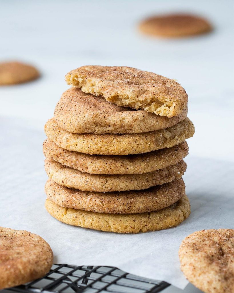 These snickerdoodle cookies without cream of tartar are so quick and easy to make, you can be enjoying them in just an hour! Recipe by movers and bakers