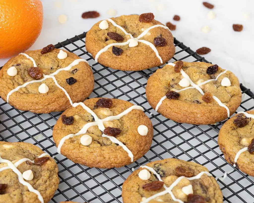 Are these hot cross cookies not just scrumptious? Recipe by movers and bakers